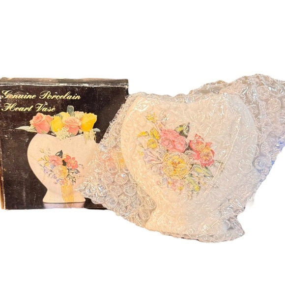 VTG Miniature Genuine Porcelain Rose Bud Vases 1 Used 1 New Both W/ Original Box - Picture 4 of 7